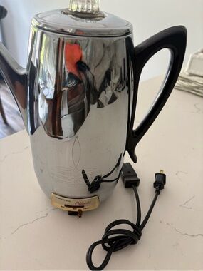 Universal Coffeematic Chrome Coffee Maker